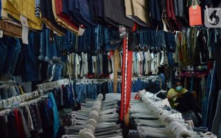 Fenomena 'Thrifting Hits': Baju Bekas Jadi Primadona, Harga Naik 3 Kali Lipat, Netizen: 'Dulu Malu, Sekarang Gaya'